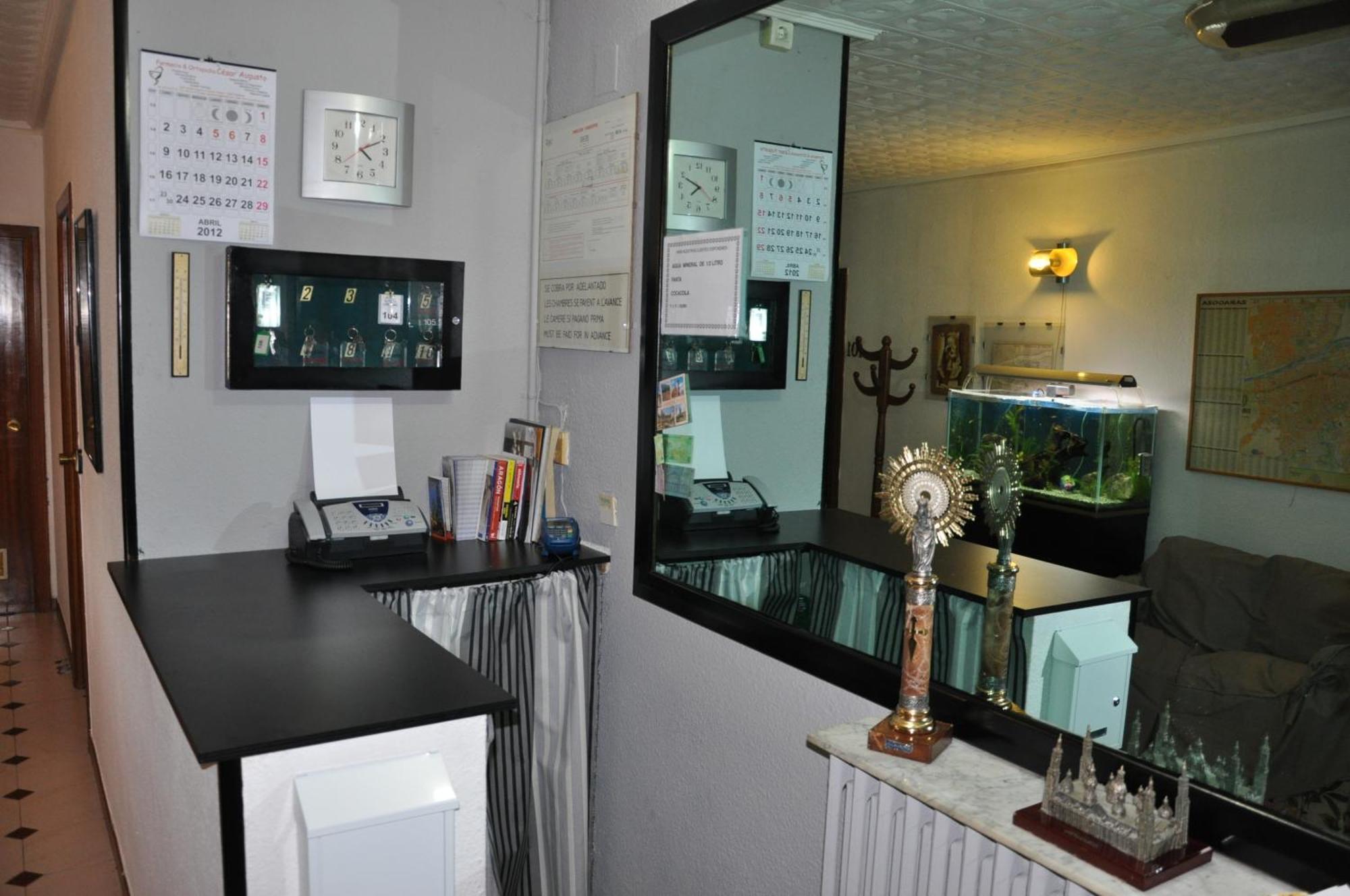 Hostel Central Сарагоса Экстерьер фото
